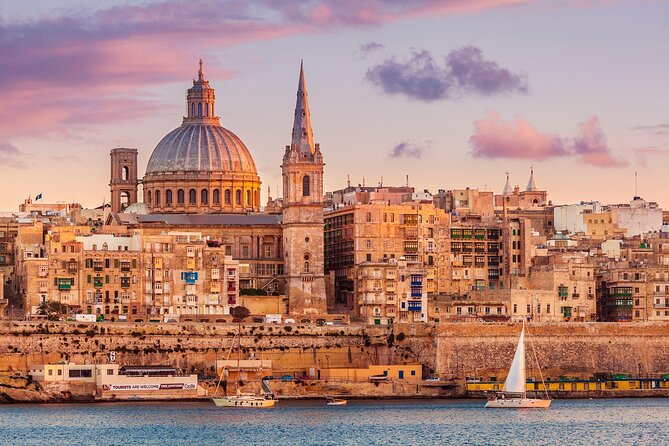 Half Day Shared Tour in Malta - Getting on the van fast at Valletta Cruise Port