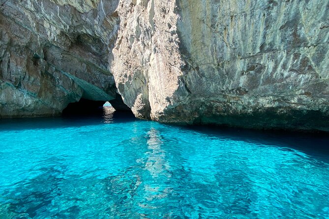 Half day tour of Capri by private boat - Starting at Capri Precious Boat Tours: what to expect in 3 hours