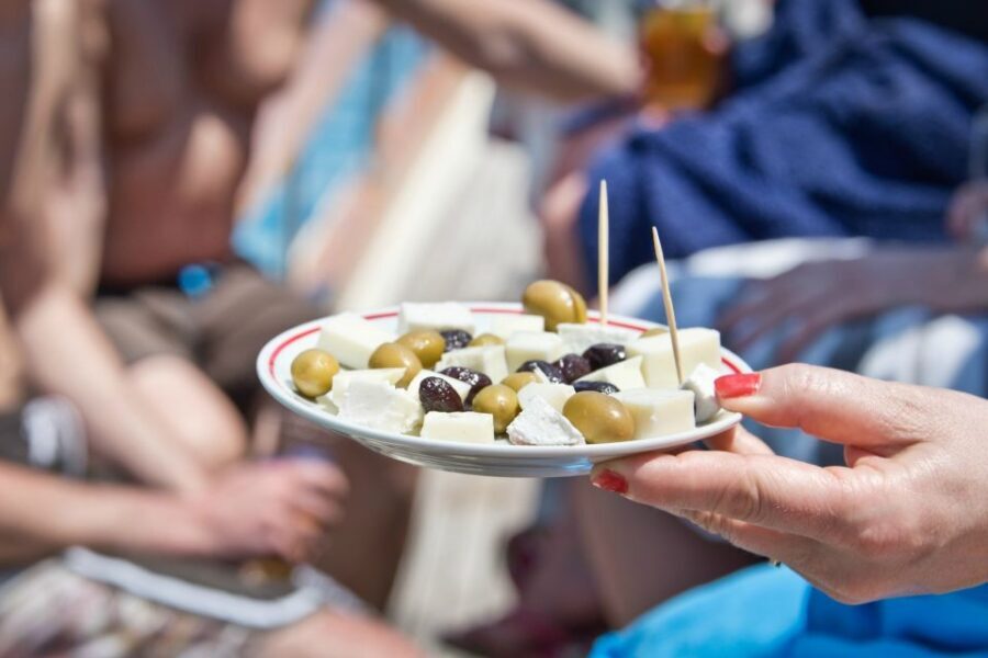 Heraklion: Food Tastings Walking Tour - Cheese Tasting: How to Pick Cretan Cheeses Like a Local
