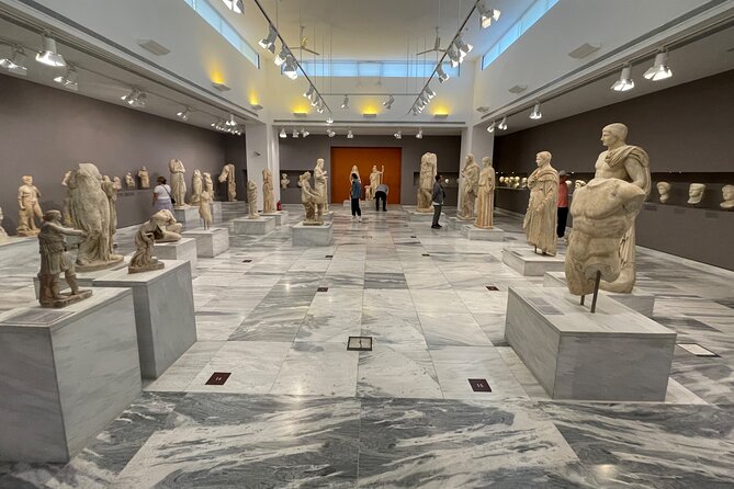 Heraklion Highlights: Knossos, Museum & Historic City Drive - Comfort and Logistics: Private Vehicle, Bottled Water, and Real Time on Your Side
