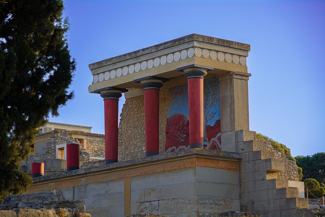 Heraklion Highlights: Knossos, Museum & Historic City Drive - Getting Oriented: Venetian Walls and Nikos Kazantzakis Tomb