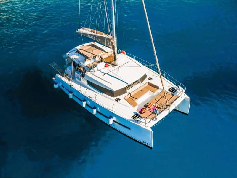 Heraklion: Luxury Catamaran Cruise to Dia Island with Lunch - The Catamaran Sail: Drinks, Music, and Wi‑Fi That Helps