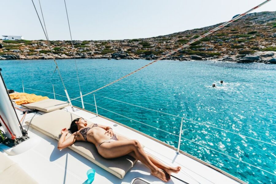 Heraklion: Sailboat Cruise to Dia Island with Drinks & Lunch - Lunch and drinks onboard: the part that makes it feel like a vacation