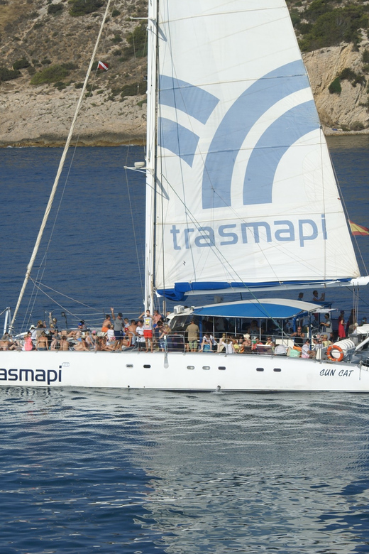 Ibiza: Catamaran Cruise to Formentera with Meal and Drinks - Food and Drinks Onboard: Why This Meal Is Part of the Value