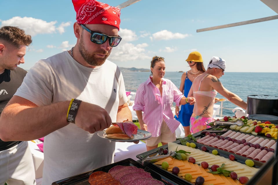 Ibiza: Formentera Cruise w/Breakfast, Paella, and Open Bar - Open bar all day: sangria, cava, and cocktails without drama