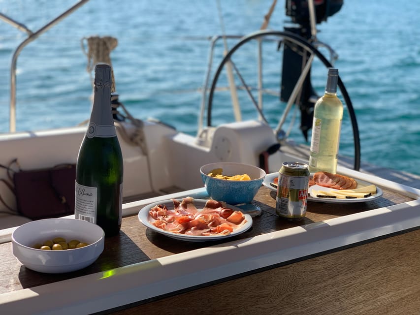 Ibiza: Midday or Sunset Sailing with Snacks and Open Bar - The open bar and snacks: what’s included and how to use it