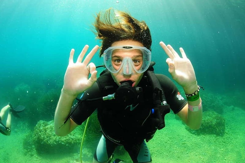 Ibiza Scuba Diving for Beginners and Snorkeling - Going Down to 8 Meters: What That First Descent Feels Like