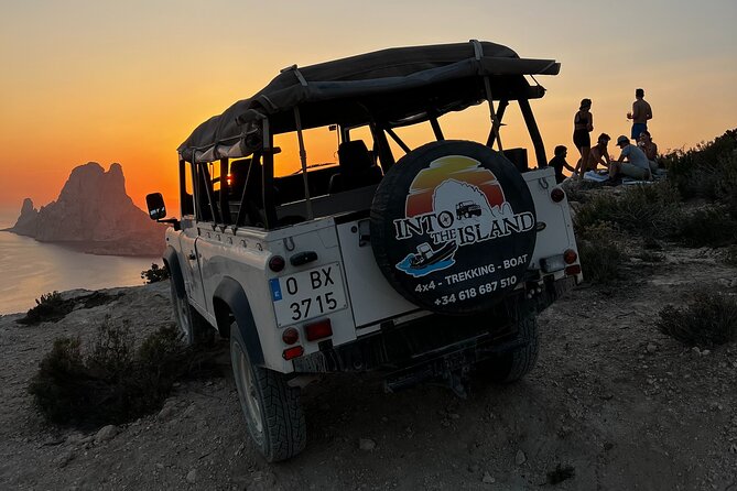 Ibiza - Secret Spots 4X4 Tour in Land Rover Defender - Stop 1: Es Cubells Beach for the Quiet-Feeling Hour