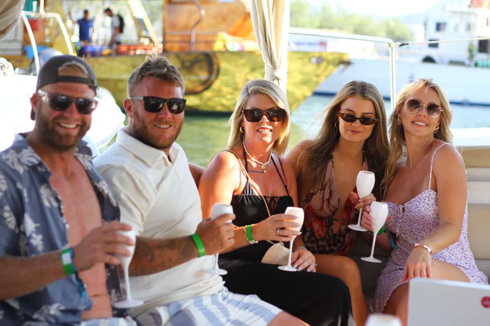 Ibiza: Sunset Boat Tour with Water Sports, Open Bar & Tapas - Key things to know before you go