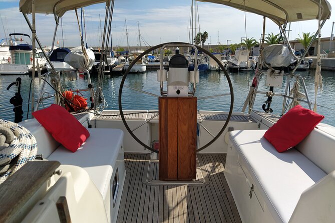 Ibiza sunset boat trip with appetizers and champagne, 6 guests - Where You Meet: Pier Details That Save You Time
