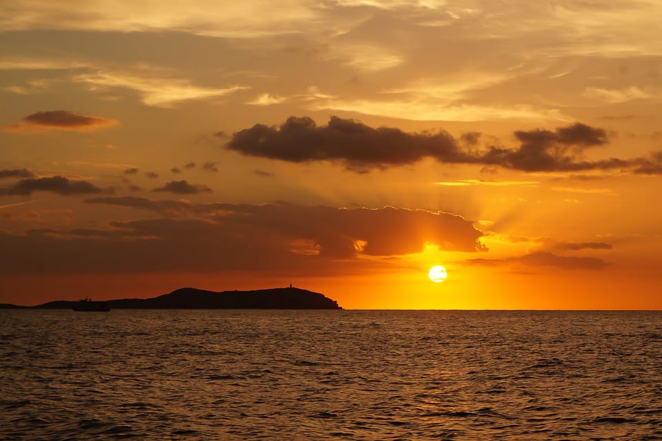 Ibiza: Sunset Boat Trip with Snorkeling, Kayaking, & Drinks - How the Ride Works: From Port to Coves to Sunset Time