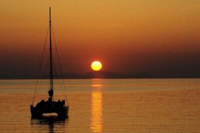 Island Hopping: Santorini Catamaran Charter Cruise with a skipper - Lagoon catamaran comfort: cabins, bathrooms, and day-to-night life