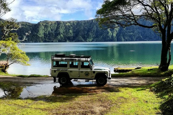 Jeep Tour Full Day Sete Cidades & Lagoa do Fogo with lunch and drinks included. - Muro das Nove Janelas: A Quick Stop With Real Personality