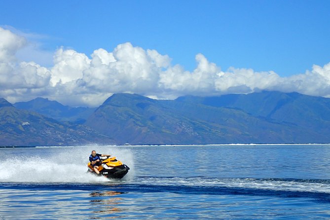 Jet-ski excursion 3 hrs Jet ski excursion to Moorea (single or two-seater) - End-of-Tour Drink, and How the Photos Work