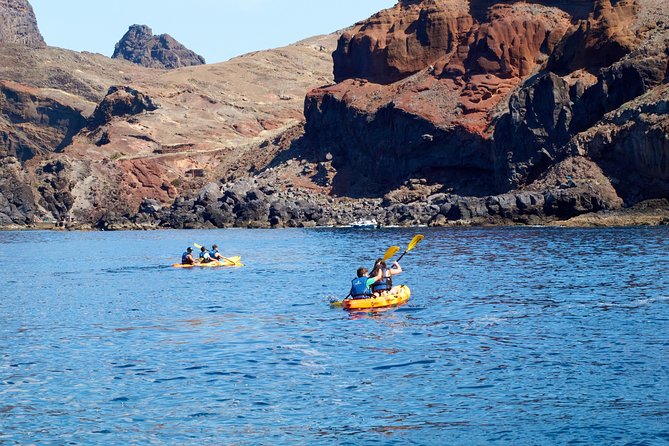 Kayak Experience @ Ponta de São Lourenço - Getting photos and local facts: the guide makes or breaks the mood