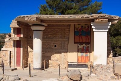 Knossos & Archaeological Museum Shared Guided Tour from Chania - Small-group travel: why 15 people changes the whole day