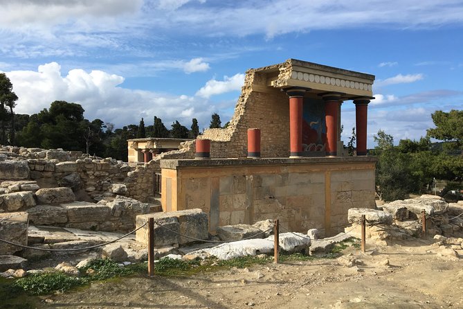 Knossos Palace Guided Walking Tour - Meeting at WeGuide.gr by the ticket booth (and starting on time)