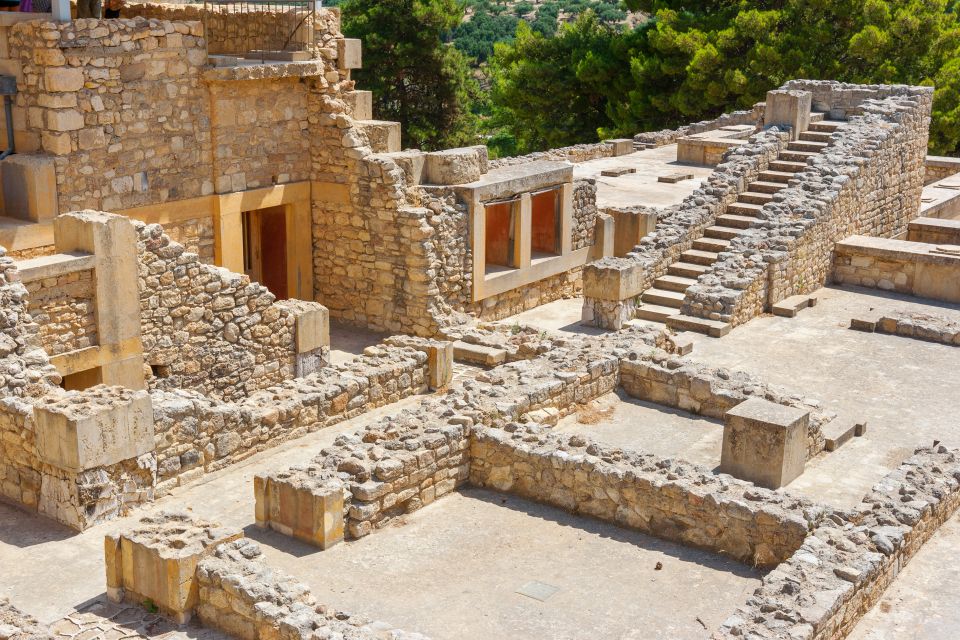 Knossos Palace Skip-the-Line Ticket & Private Guided Tour - What a Licensed Guide Adds at Knossos (Especially When Stones Look the Same)