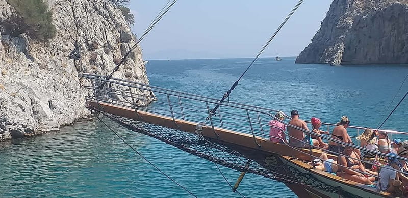 Kos: 3-Island Cruise with Greek BBQ Lunch and Swimming - Kalymnos (Vathy) in one hour: sponge culture, honey, and quick town time