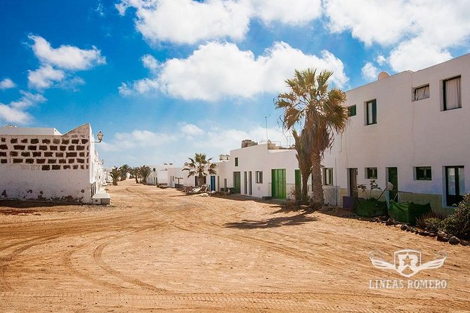 La Graciosa at your leisure (bus transfer and return ferry ticket) - Price and Value: Paying for Transport Ease