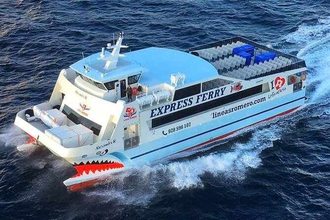 La Graciosa at your leisure (bus transfer and return ferry ticket) - Service Levels: What You Get From the Staff