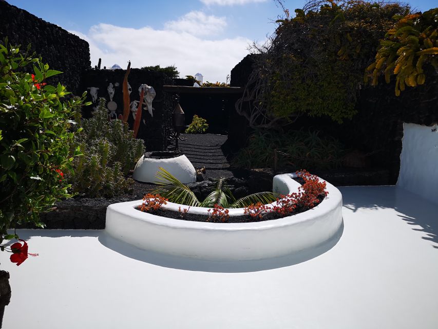 Lanzarote: César Manrique Foundation and Teguise Market - What Your Guide Actually Adds (Nazaret, Vanessa, Melissa, Andrea)