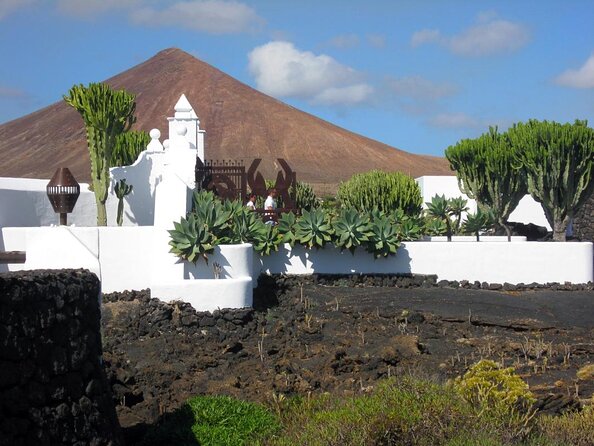 Lanzarote Cesar Manrique with Jameos del Agua Entrance - Jameos del Agua: Lava-Tube Wonder With a Human Touch