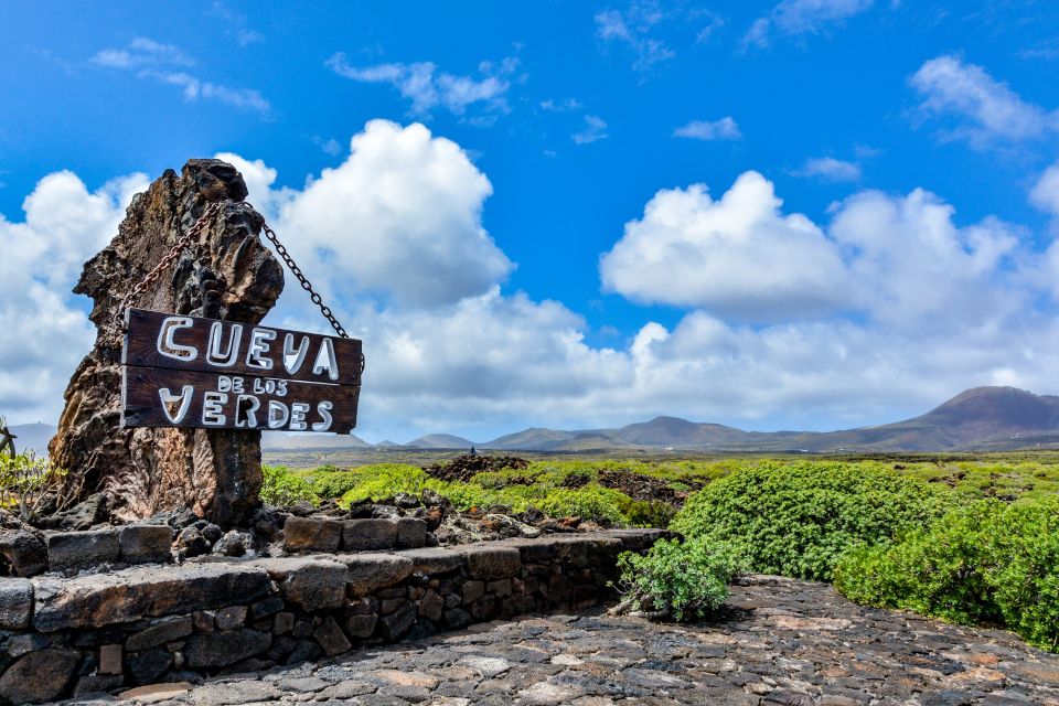 Lanzarote: Cueva de los Verdes & Jameos del Agua Tour - Why this north Lanzarote cave-and-art combo is such a smart half day
