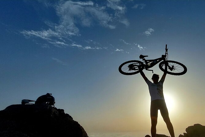 Lanzarote E-Bike Tour: Volcano Craters & Scenic Vineyards - The e-bike setup and small-group comfort (what you’ll notice fast)