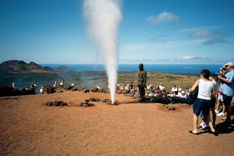 Lanzarote: Full Day Bus Tour with Scenic Views - Bus Comfort, Pickup Timing, and the Real-Life Logistics