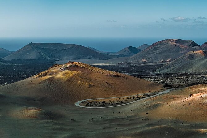 Lanzarote Grand Tour - Camel Shed option: fun if you plan for the wait