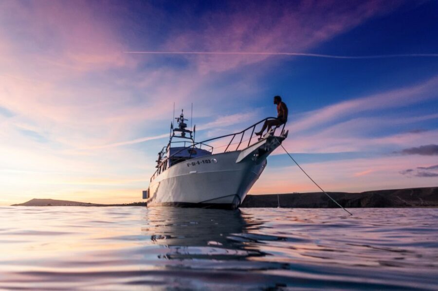 Lanzarote: Half-Day Chill Out Cruise at Papagayo Beach - Playa Blanca check-in: getting on the water without hassle