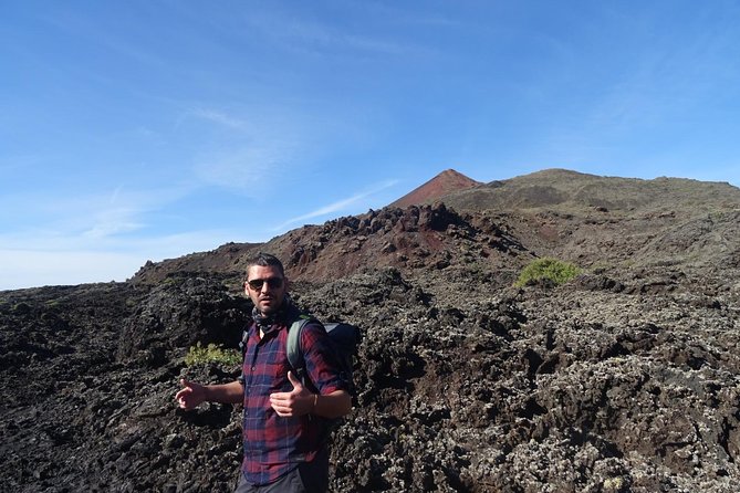 Lanzarote Highlights. Private Tour with Pickup (price per vehicle, not p.p.) - El Golfo and Volcán El Cuervo: Green Water, Black Sand, and an Easy Walk