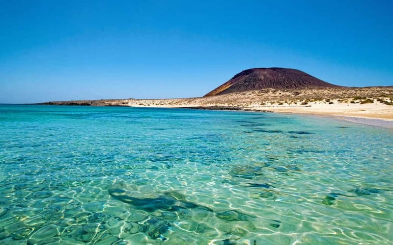 Lanzarote: La Graciosa Complete Jeep Tour with Beach Time - Playa de las Conchas and Playa Ambar: golden-sand payoff in the middle of the tour