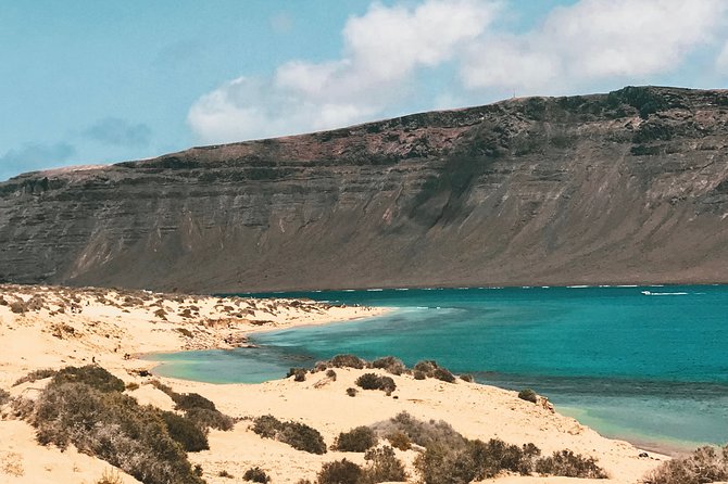 Lanzarote: La Graciosa island cruise with lunch and water activities - Caleta de Sebo and Orzola: short walks that add up