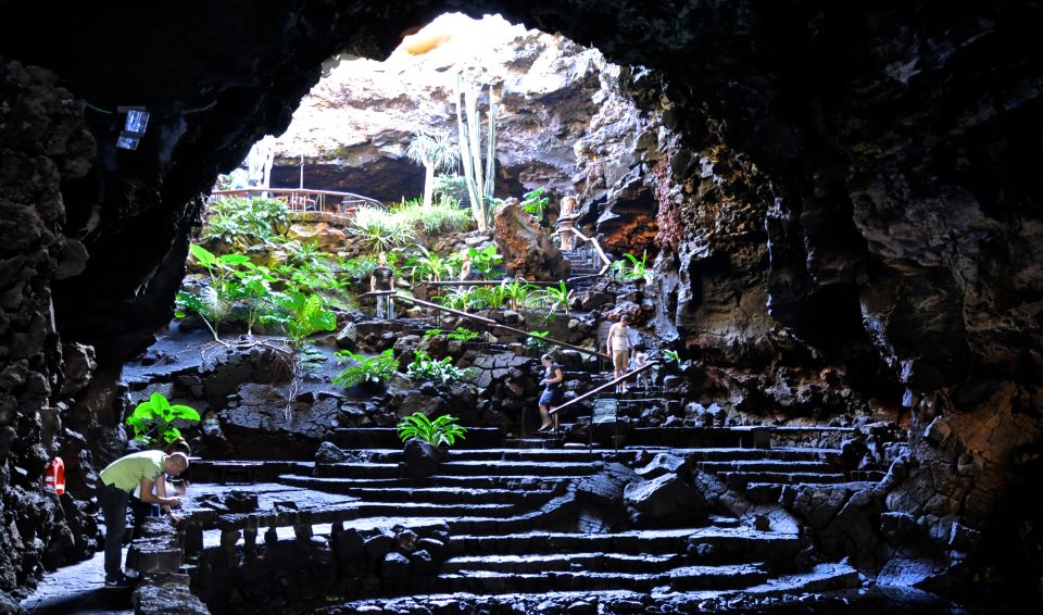 Lanzarote: Northern Half-Day Trip - Cruising toward Haría: palm-grove views you can’t fake