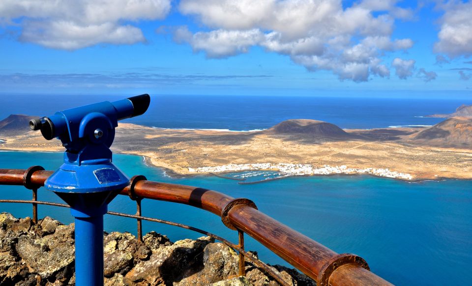 Lanzarote: Northern Half-Day Trip - Jameos del Agua: volcanic architecture you can walk through