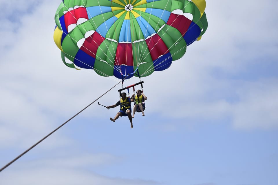 Lanzarote: Parasailing Adventure in Puerto del Carmen - Why Parasailing Over Puerto del Carmen Feels So Special
