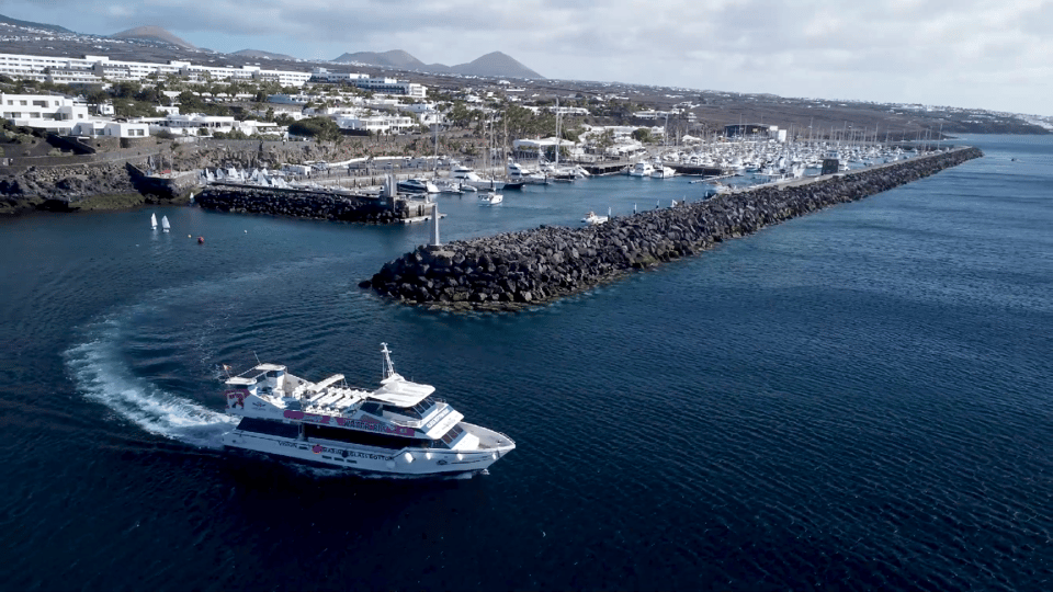 Lanzarote: Puerto del Carmen & Puerto Calero Boat Transfer - Puerto del Carmen Harbour: Use the Time for Shops, Old Town, and Snacks