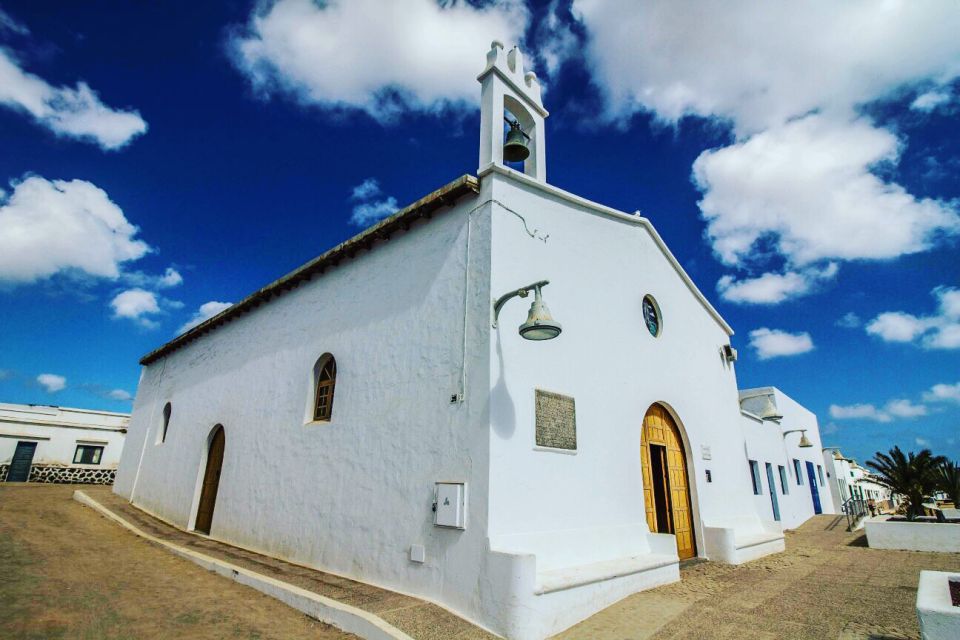 Lanzarote: Return Ferry to La Graciosa with Bus Pickup - Quick packing tips for a smoother day