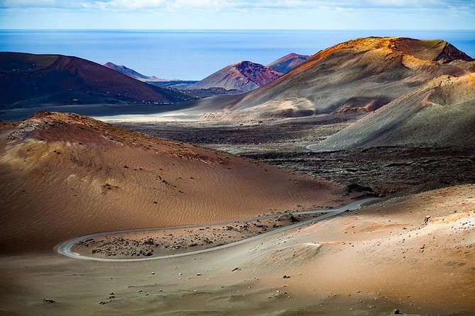 Lanzarote Short South Tour with Timanfaya Volcano Entrance - What’s included: Timanfaya admission and a guide that keeps the day moving