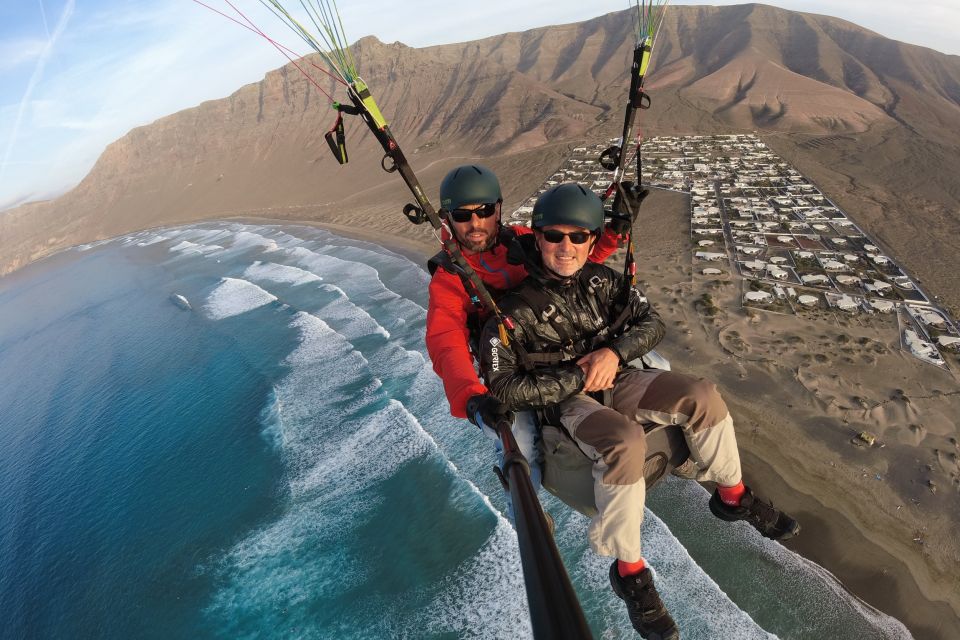 Lanzarote: Tandem Paragliding Flight Over Lanzarote - What to wear and bring (so you stay comfortable in the air)