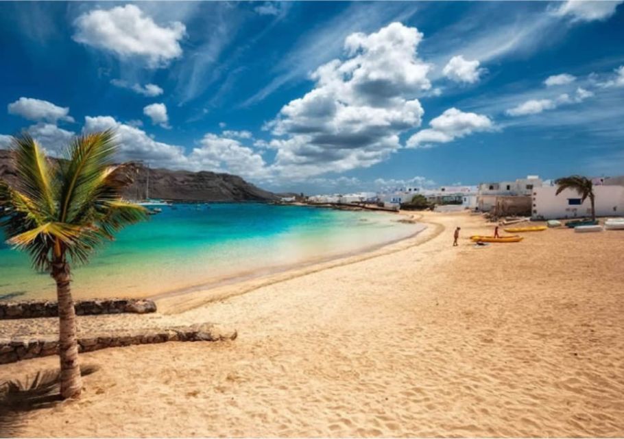 Lanzarote: Teguise Handicraft Market and La Graciosa Island - Free Time on La Graciosa: Beaches, Walking, Cycling, or a Jeep-Style Change-Up