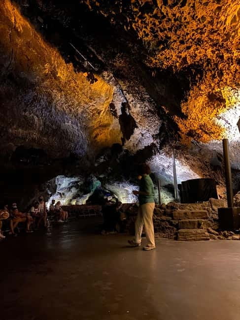 Lanzarote: Timanfaya Park, Jameos Agua, & Cueva Verdes Tour - Bus Comfort, Driver Skill, and Multilingual Guides