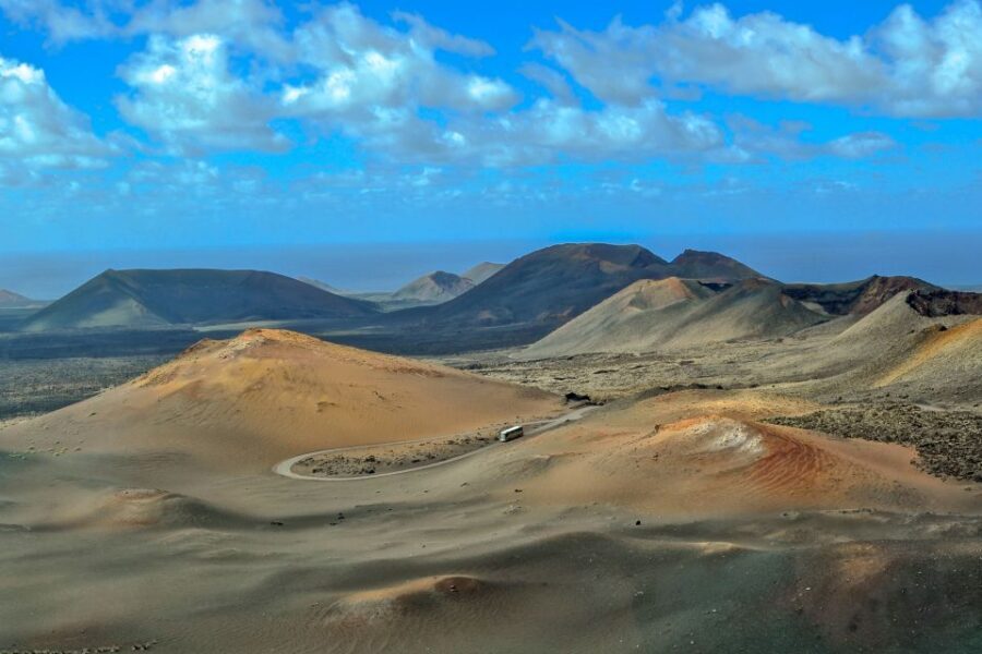 Lanzarote: Volcanos of Timanfaya and Caves Tour with Lunch - Las Salinas de Janubio and Los Hervideros: the lava coast warm-up
