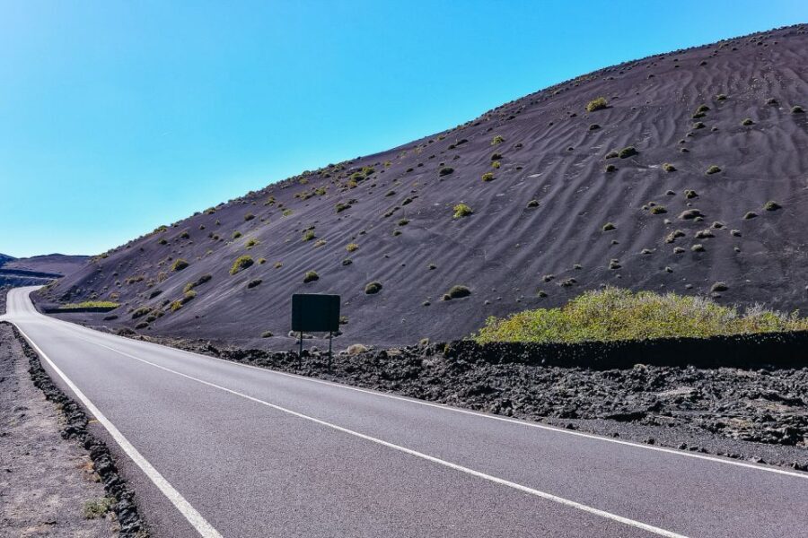 Lanzarote: Volcanos of Timanfaya and Caves Tour with Lunch - Jameos del Agua: a volcanic cave turned into a place for art and sound