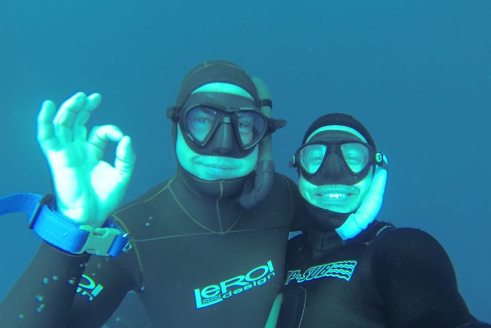 Las Palmas: Las Canteras Beach Snorkeling Trip - Emoción Apnea meeting point: get oriented fast