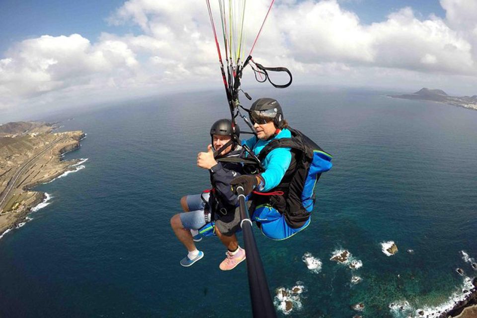 Las Palmas: Paragliding Tandem Flight with Instructor - The View: Las Palmas and Playa de las Canteras From Above