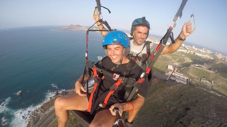 Las Palmas: tandem paragliding flights for everyone - The route over Las Canteras: the coast is your live map