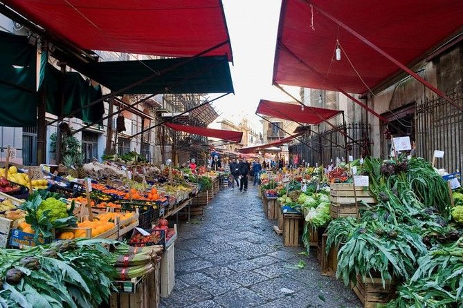 Last minute Palermo Walking Tour and Street Food - Starting at Quattro Canti: the best place to orient fast